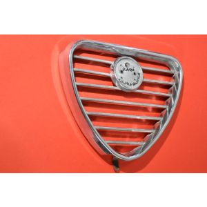Scudo in metallo usato per mascherina anteriore Alfa Romeo Giulia Nuova Super